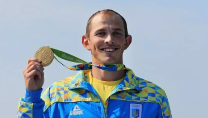 యుద్ధ విరాళానికి పతకాలు అమ్మకం!