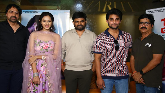 ఆసక్తి రేకెత్తిస్తున్న’టాప్ గేర్’ టీజర్.. డైరెక్టర్ మారుతి చేతుల మీదుగా రిలీజ్