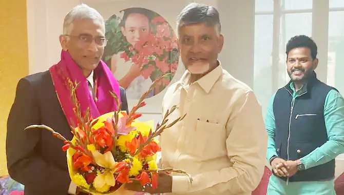 నీతి ఆయోగ్ సీఈవోతో చంద్రబాబు భేటీ