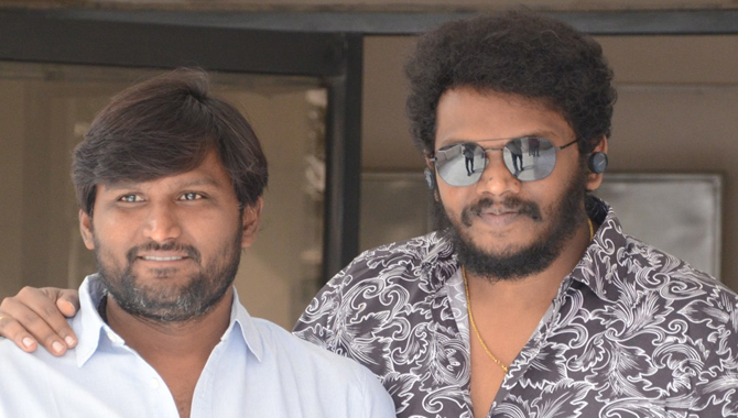 పెద్ద సినిమాలకే థియేటర్లకు వస్తారనే సెంటిమెంట్ ను “ముఖచిత్రం” బ్రేక్ చేస్తుంది – దర్శకుడు గంగాధర్, రచయిత సందీప్ రాజ్