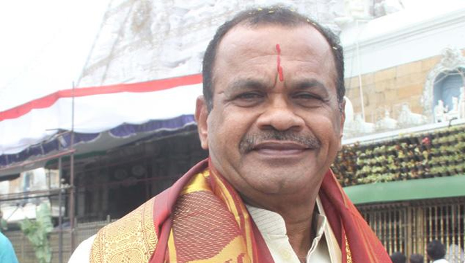 ఎంపీ కోమటిరెడ్డి సంచలన వ్యాఖ్యలు… ప్రస్తుతం రాజకీయాలకు