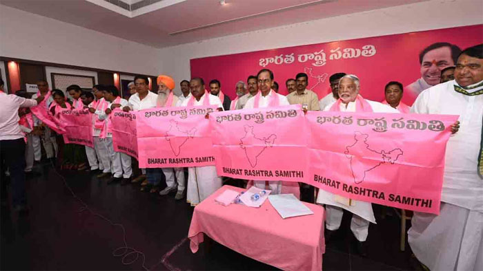 తెలంగాణ భవన్‌లో బీఆర్‌ఎస్‌ ఆవిర్భావ వేడుకలు