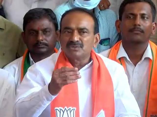 రాష్ట్రాన్ని చక్కదిద్దే సత్తా  ఆయనకు లేదు… కానీ దేశాన్ని