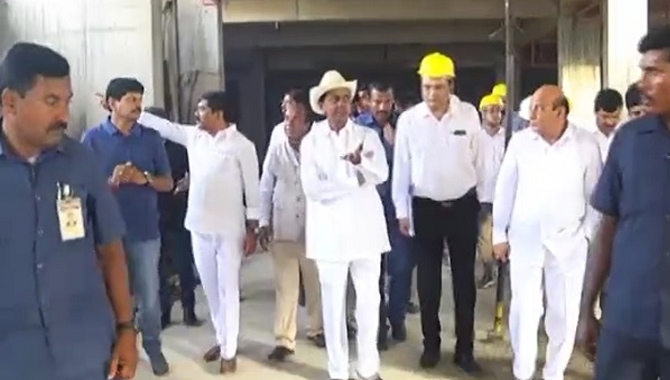 బీఆర్ఎస్ కార్యాలయాన్ని పరిశీలించిన సీఎం కేసీఆర్