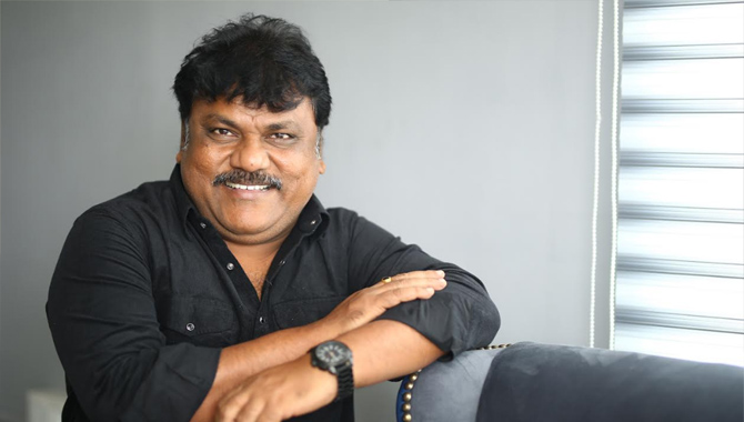 ‘ధమాకా’ కంప్లీట్ కమర్షియల్ ఫార్మెట్ లో వుండే రవితేజ మార్క్ సినిమా :  త్రినాథరావు నక్కిన 