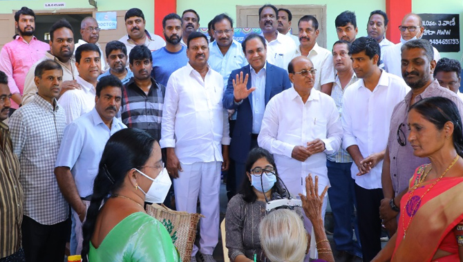 అంజయ్య చౌదరి ఆధ్వర్యంలో పెద్దఅవుటపల్లిలో తానా సేవలు విజయవంతం