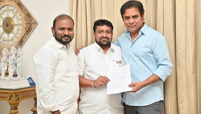 ప్రభుత్వ పాఠశాలకు 8 గుంటల భూమిని  విరాళం  ఇచ్చిన ఎన్నారై