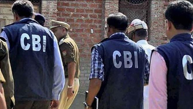 తెలుగు రాష్ట్రాల్లో సీబీఐ సోదాలు