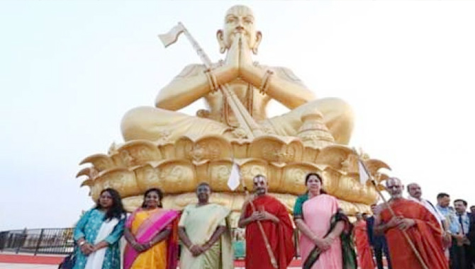 సమతామూర్తిని దర్శించుకున్న రాష్ట్రపతి