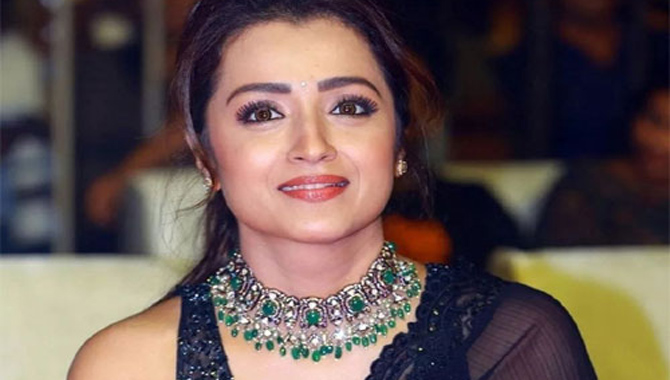 మణిరత్నం దర్శకత్వంలో మళ్ళీ ఛాన్స్ కొట్టేసిన త్రిష?