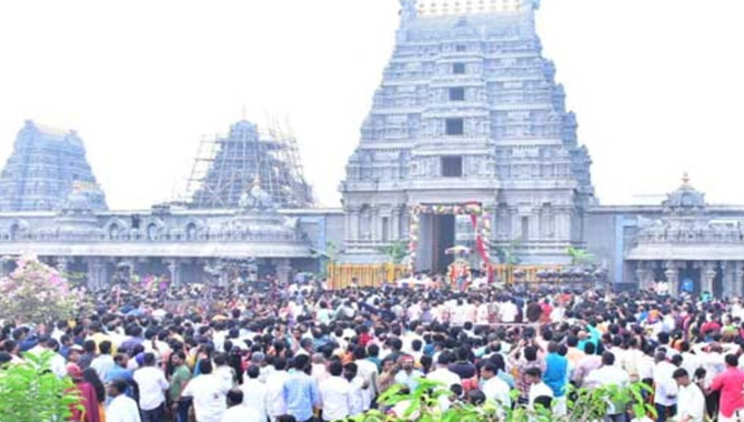 తెలుగు రాష్ట్రాల్లో వైకుంఠ ఏకాదశి వేడుకలు