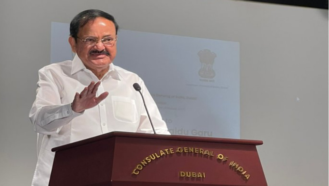 ప్రవాస భారతీయులు దేశ ప్రతిష్ఠను నిలబెట్టాలి… వెంకయ్యనాయుడు