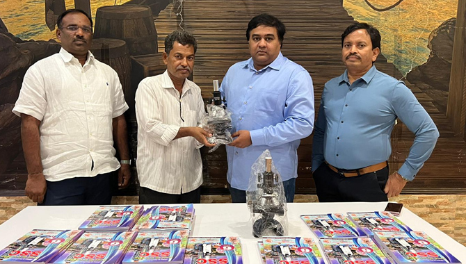 సైన్స్ పరికరాలు, స్టడీ మెటీరియల్ అందించిన తానా మహాసభల కన్వీనర్ పొట్లూరి రవి  