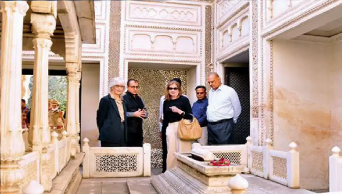 తెలంగాణలోని పాయిగా టూమ్స్ పునరుద్ధరణకు అమెరికా నిధులు