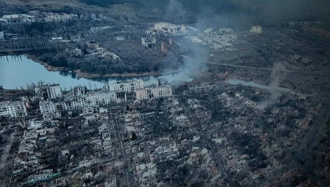 రష్యా సైన్యం కీలక ప్రకటన..  సొలెడార్ పట్టణాన్ని