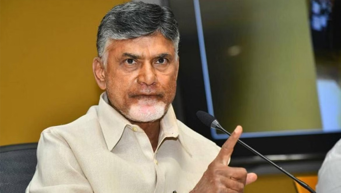 పవన్ అంటే ఎందుకంత భయం: చంద్రబాబు