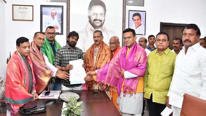 ప్రవాసులకు తెలంగాణ ప్రభుత్వం అన్ని విధాలా అండగా : మంత్రి శ్రీనివాస్‌గౌడ్‌