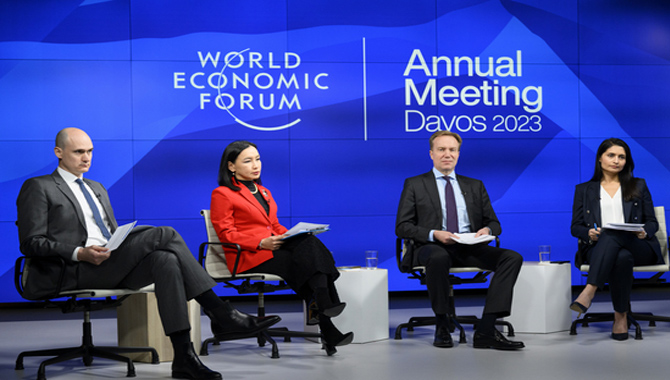 అట్టహాసంగా డబ్ల్యూఈఎఫ్ సభ ప్రారంభం