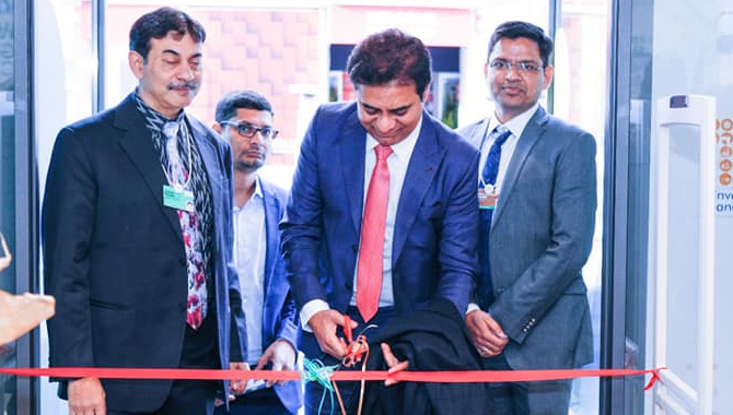 దావోస్‌లో తెలంగాణ పెవిలియన్‌ను ప్రారంభించిన మంత్రి కేటీఆర్