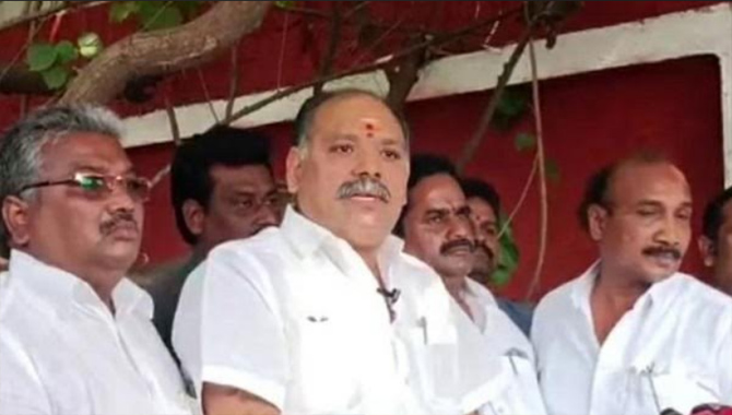 నిబంధనలు ఉల్లంఘించిన ప్రభుత్వ ఉద్యోగులకు ఏపీ సర్కార్ షోకాజ్ నోటీసులు