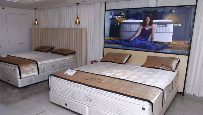 హైదరాబాద్ లో సీలే మ్యాట్రిస్ గ్యాలరీ హైదరాబాద్ లో సీలే మ్యాట్రిస్ గ్యాలరీ