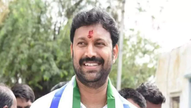 ఎంపీ అవినాష్ రెడ్డికి సీబీఐ నోటీసులు