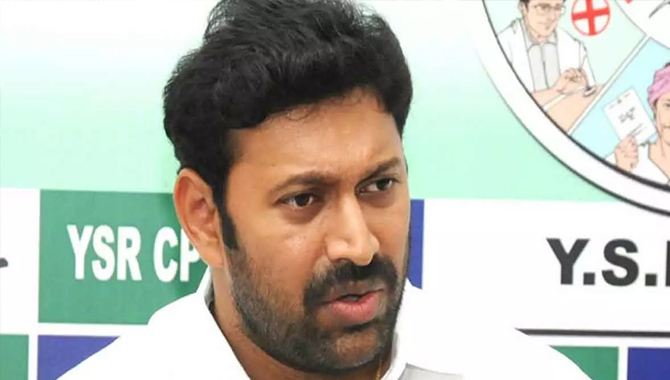 వైసీపీ ఎంపీ అవినాష్‌రెడ్డికి సీబీఐ షాక్..  మళ్లీ