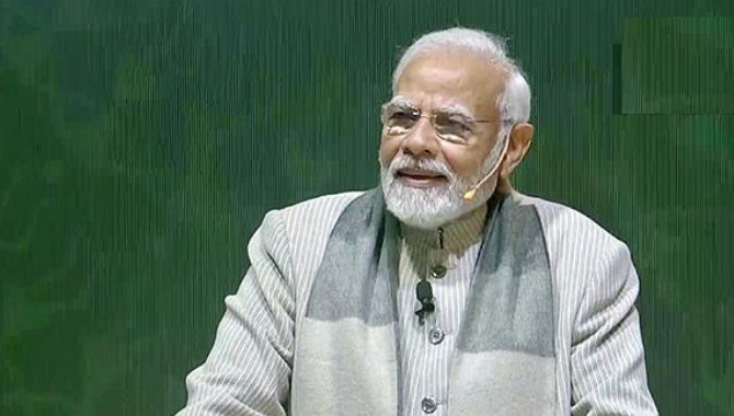 ప్రధాని మోదీని ప్రశ్నించిన తెలంగాణ విద్యార్థిని