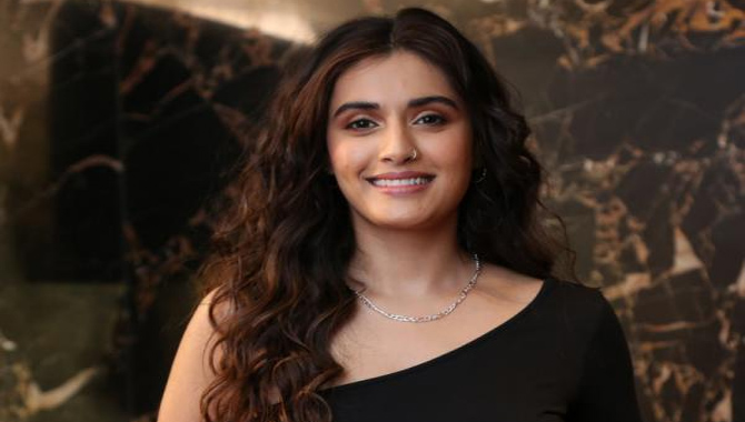 సినిమాల సంఖ్య తక్కువ పాపులారిటీ ఎక్కువగా ‘దివ్యంక కౌశిక్’