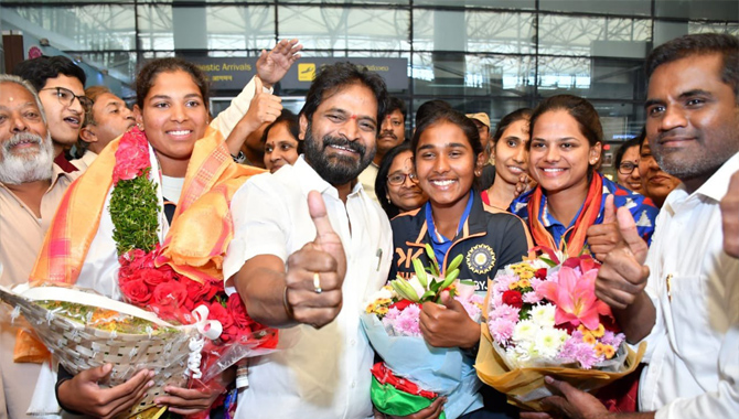 అండర్-19 వరల్డ్ కప్ విజేతలకు ఘన స్వాగతం