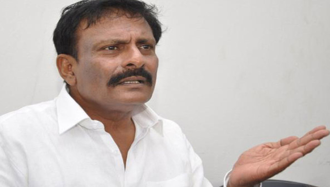 మేమే దొరికామా. మాపైనే ఎందుకు ఇలాంటి సినిమాలు తీస్తున్నారు?