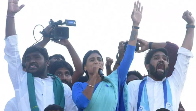 ఆ హామీలేవీ నెరవేర్చలేదు…సీఎం కేసీఆర్ పై