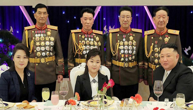 మళ్లీ కుమార్తెతో కనిపించిన కిమ్