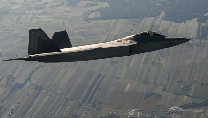 గుర్తు తెలియని వస్తువును కూల్చేసిన అమెరికా