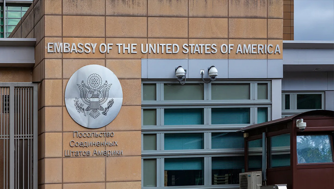 రష్యాను వెంటనే వీడండి : అమెరికా