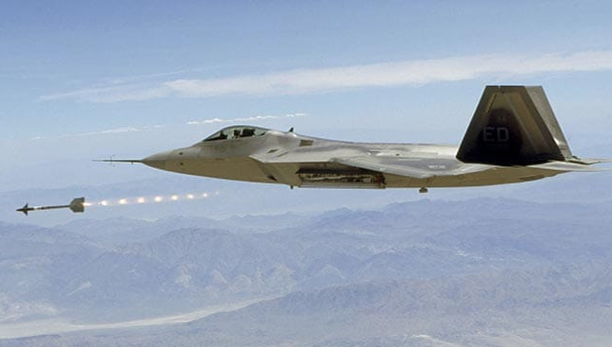 అనుమానిత వస్తువులపై… అమెరికాలో కొనసాగుతున్న గర్జన అనుమానిత వస్తువులపై… అమెరికాలో కొనసాగుతున్న గర్జన