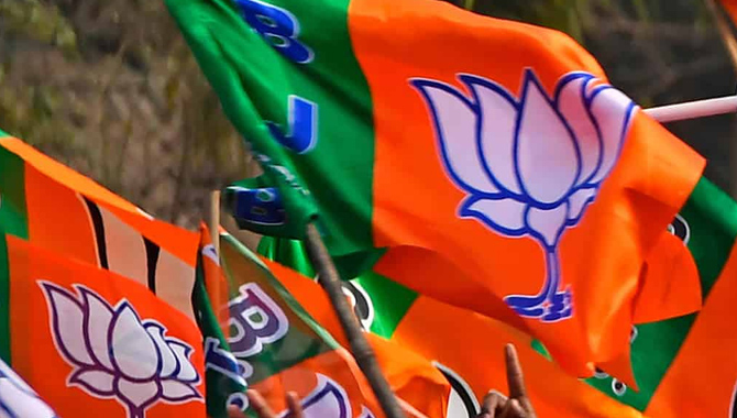 ఏపీలోని గ్రాడ్యుయేట్ ఎమ్మెల్సీ బీజేపీ అభ్యర్థులు వీళ్లే