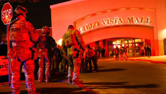 అమెరికాలో మళ్లీ పేలిన తుపాకీ