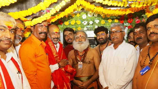 ఇచ్చిన మాట తప్పి సీఎం కేసీఆర్ : బండి సంజయ్