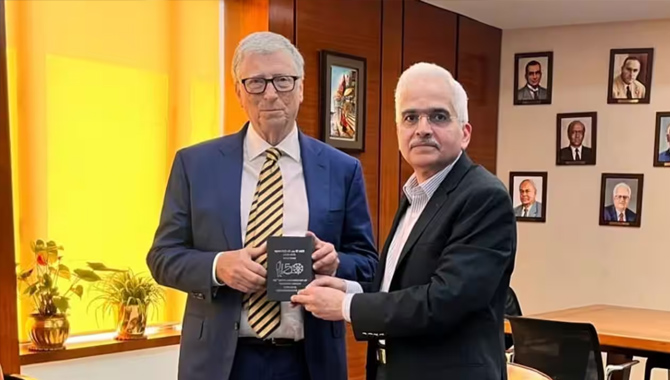 ఆర్బీఐ గవర్నర్ తో బిల్ గేట్స్ భేటీ ఆర్బీఐ గవర్నర్ తో బిల్ గేట్స్ భేటీ