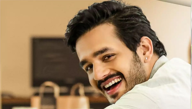 సినిమాలైతే ఓకే చేశాడు.. సెట్స్ పైకి ఆలస్యంగానే!