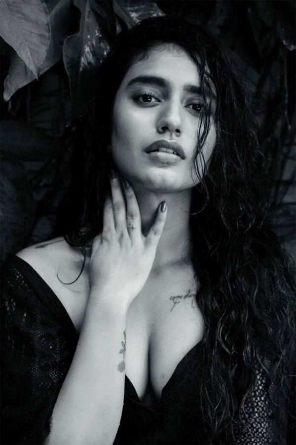 ఎద అందాల‌ను ఎత్తెత్తి చూపిస్తున్న ప్రియా ప్ర‌కాష్‌