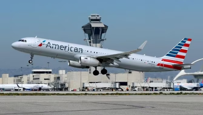 భారత విద్యార్థిపై అమెరికా ఎయిర్‌లైన్స్‌ నిషేధం