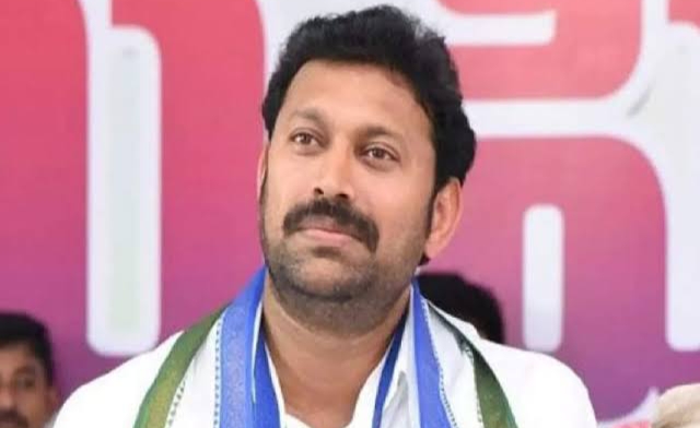 అరెస్టుకు భయపడే అవినాశ్ రెడ్డి పిటిషన్ వేశారా..?