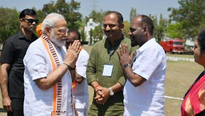 ప్రధాని మోదీకి రౌడీషీటర్ స్వాగతం