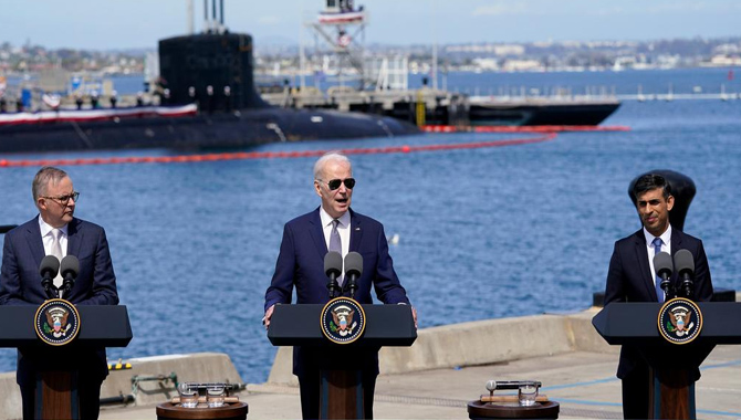 ఆస్ట్రేలియాకు అమెరికా సబ్ మెరైన్లు ఆస్ట్రేలియాకు అమెరికా సబ్ మెరైన్లు