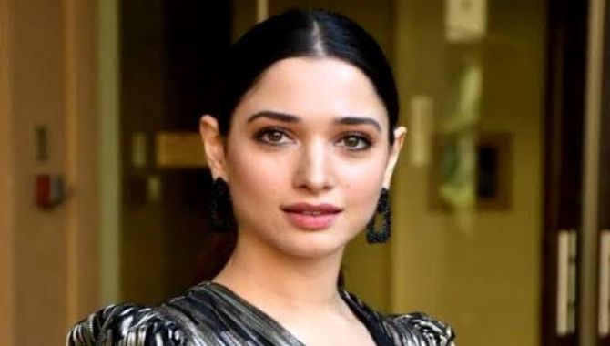 తెలివిగా త‌ప్పించుకున్న త‌మ‌న్నా