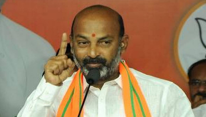 ఈ వ్యవహారంపై సిట్టింగ్ జడ్జితో విచారణకు అభ్యంతరమేంటి? : బండి సంజయ్