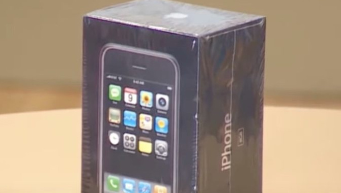 అమెరికాలో మొదటితరం ఐ ఫోన్ వేలం … రికార్డు స్థాయిలో అమెరికాలో మొదటితరం ఐ ఫోన్ వేలం … రికార్డు స్థాయిలో