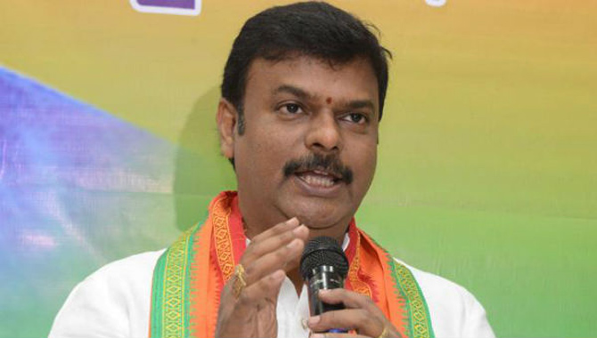 బీజేపీ నేత సంచలన వ్యాఖ్యలు.. పవన్ మాతో